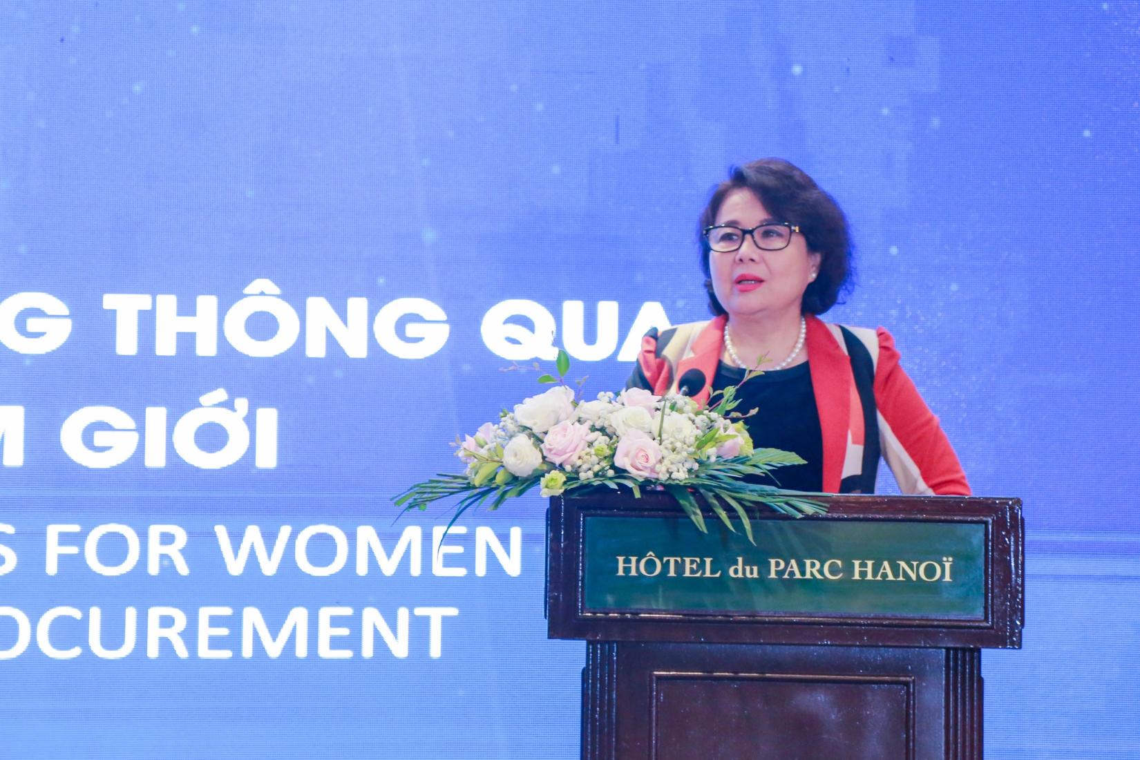 Bà Nguyễn Thị Tuyết Minh, Chủ tịch Hội đồng Doanh nhân nữ Việt Nam phát biểu khai mạc