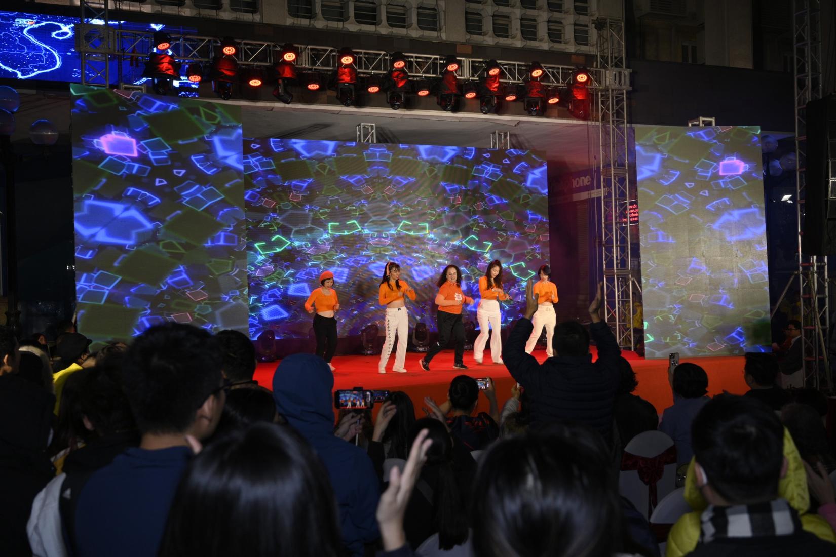 Elisa's performance